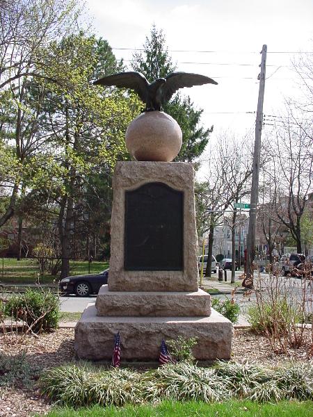 Zoom on the image : Woodlawn Heights War Memorial 